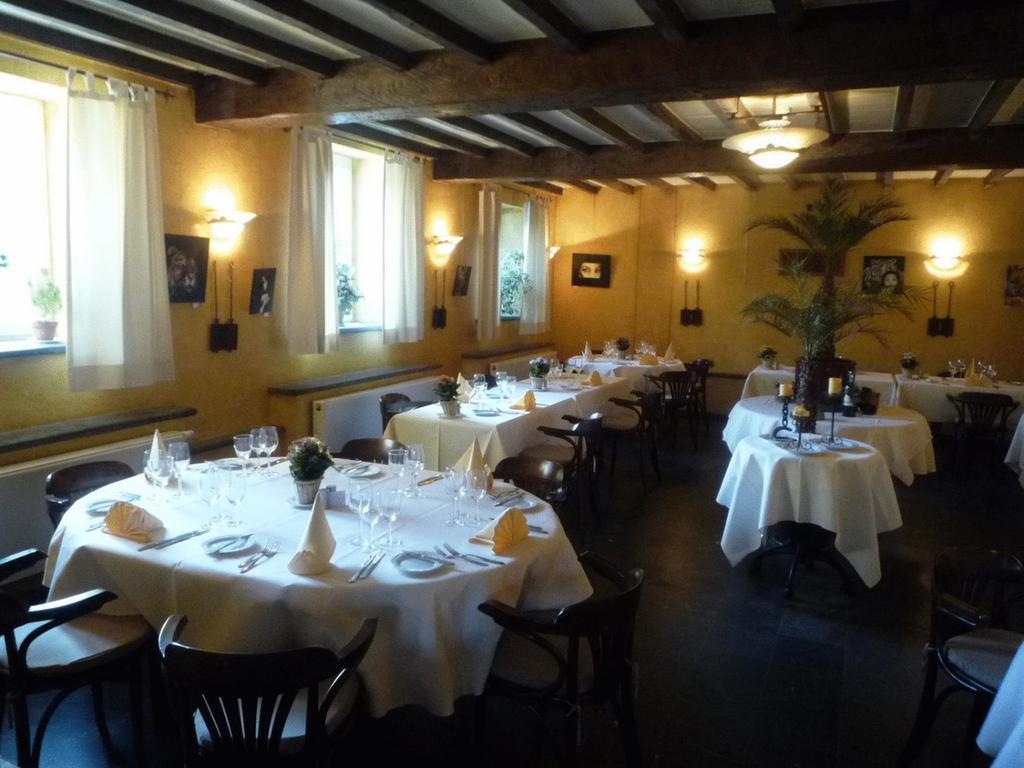 Le Chateau De Rendeux Luaran gambar